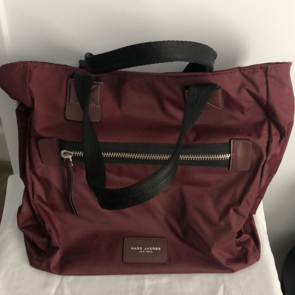 Marc Jacobs Handbags - ‼️Marc Jacobs‼️nylon maroon tote